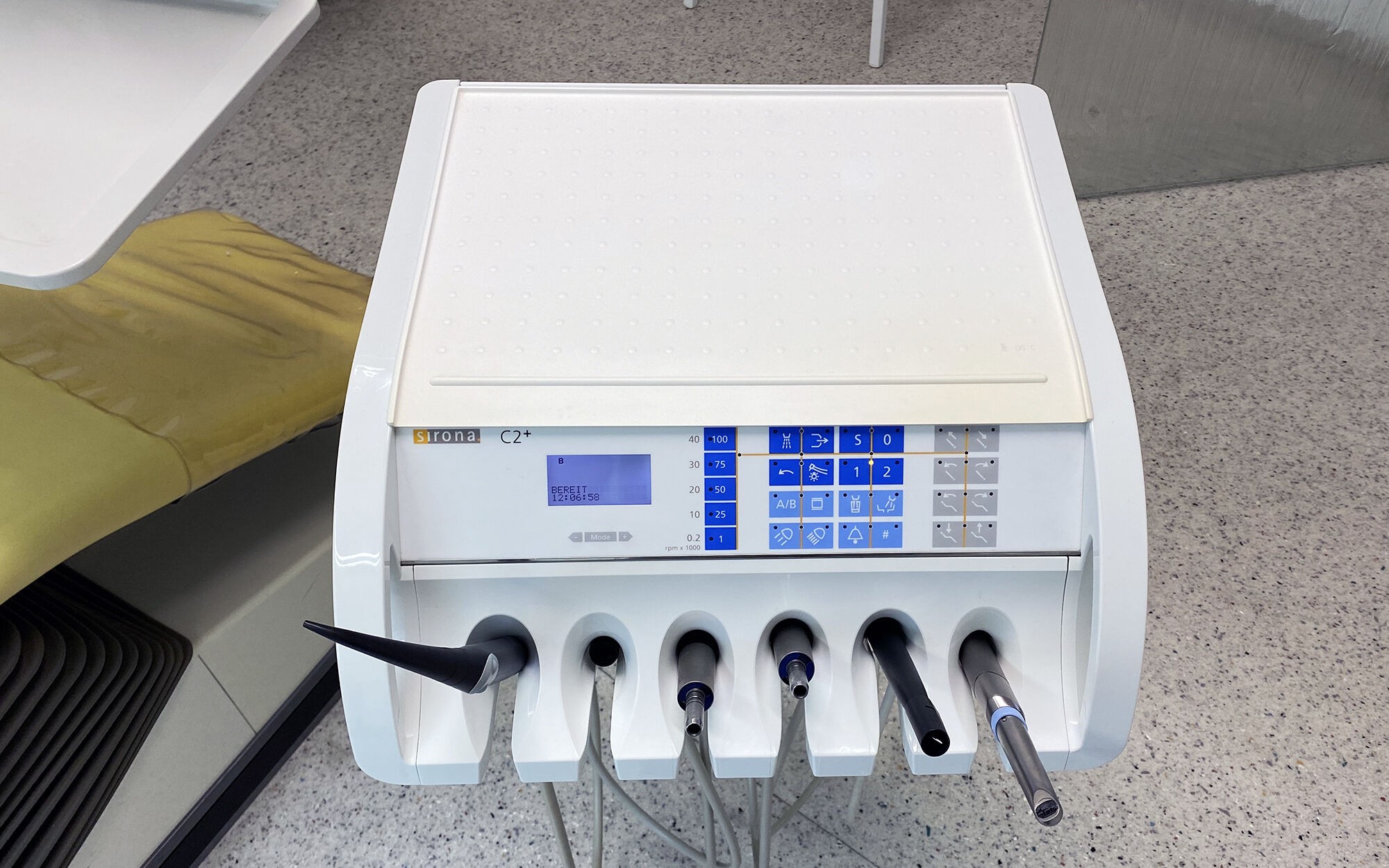SIEMENS Sirona C2+ Behandlungseinheit - generalüberholt